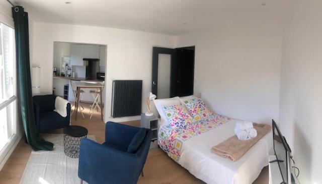 Rond Point Studio Cosy Et Central Avec Balcon Saint-Etienne  Luaran gambar