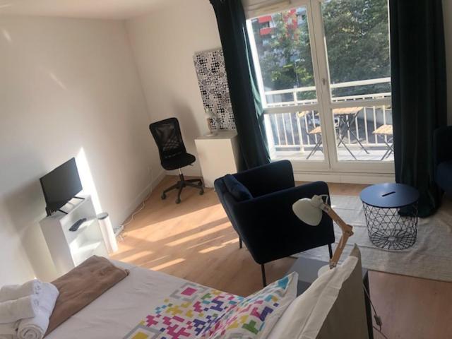Rond Point Studio Cosy Et Central Avec Balcon Saint-Etienne  Luaran gambar